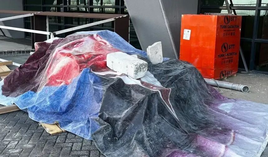 Kocaeli’de tepki çeken görüntü: Atatürk posteriyle kapattılar