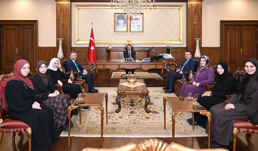 Dünya ikincisi öğrencilerden Vali Aktaş’a ziyaret