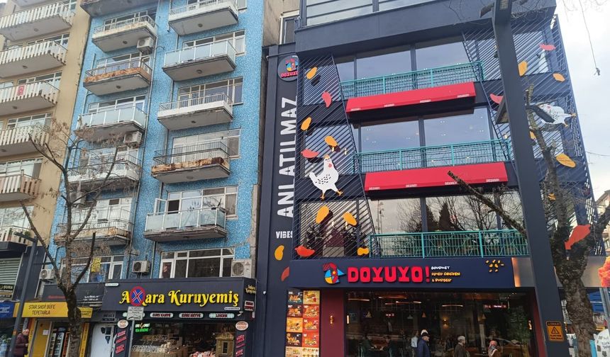 “Bu Bina Başımıza mı Yıkılacak, Yoksa Belediye mi Yıkacak?”