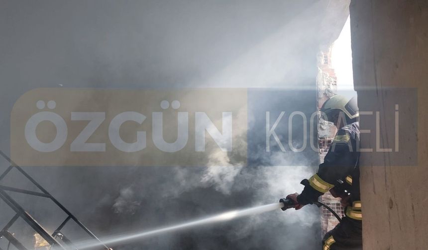 Gebze'de Sedaş'a Ait Binada Yangın Çıktı