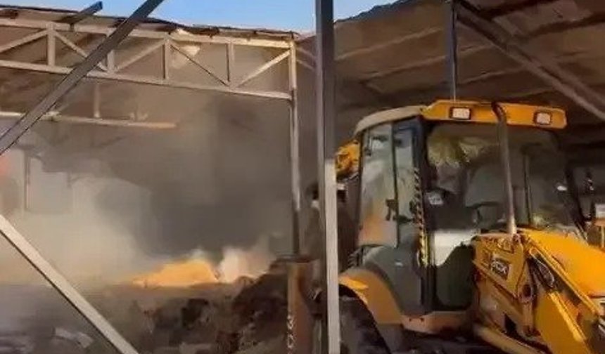 Kocaeli'de Ahır Alevlere Teslim Oldu