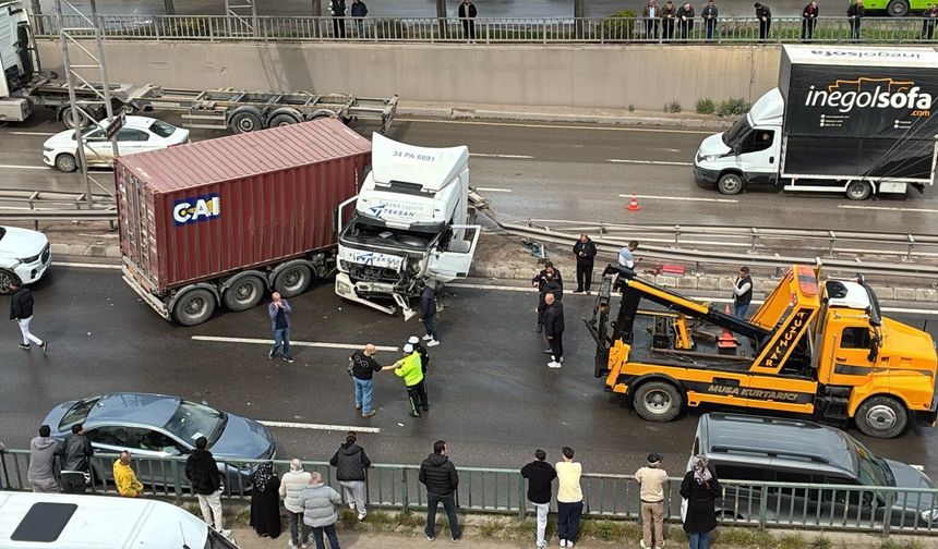 Derince'de Tır Kazası!
