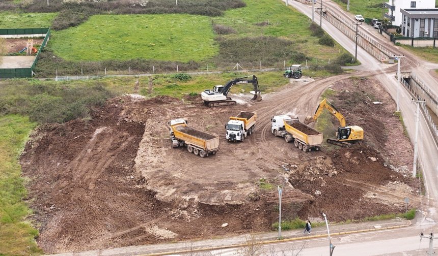 Kartepe’de Yeni Polis Merkezi İçin İlk Kazma Vuruldu