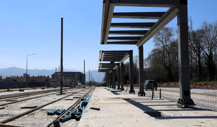 Kartepe Tramvay Hattı’nda Durak Montajı Başladı