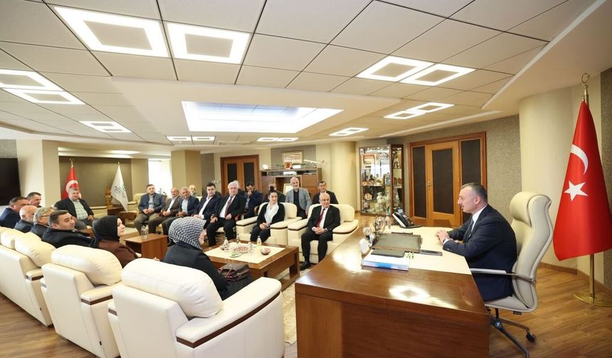 AK Parti Kandıra Yönetimi Başkan Büyükakın’la Buluştu