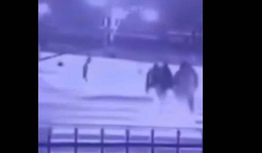 Kızları Ezip Kaçtı!