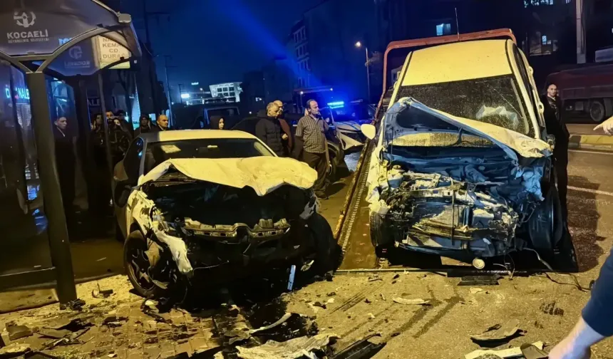 Gebze’de dehşet anları: 4 araca çarptı, zincir markete daldı