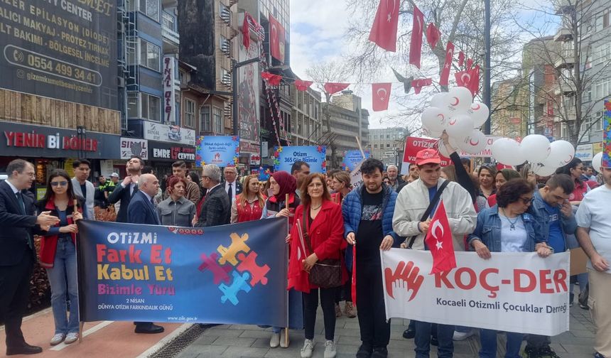Kocaeli’de Otizm Farkındalık Günü’nde kortej yürüyüşü düzenlendi