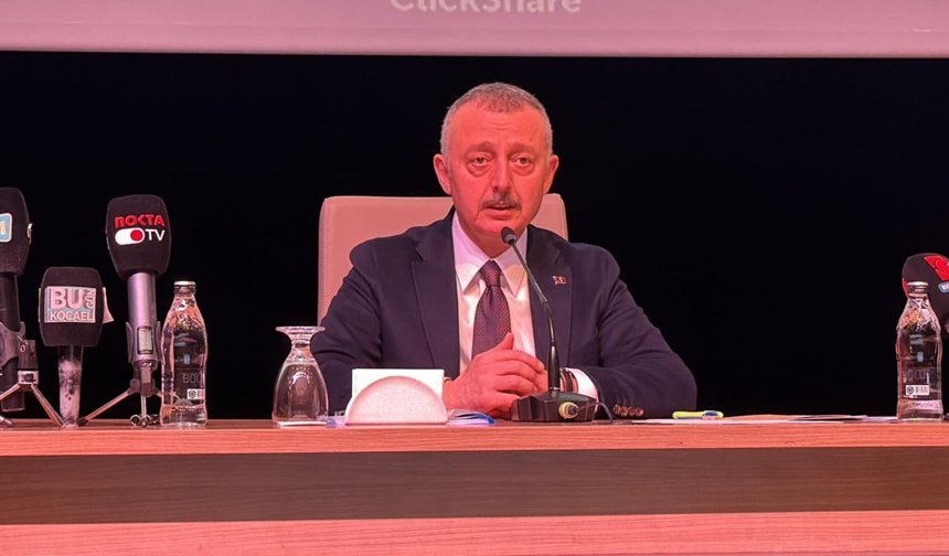 Büyükşehir meclisinde "vakıf" tartışmasına muhalefetten protokol tepkisi