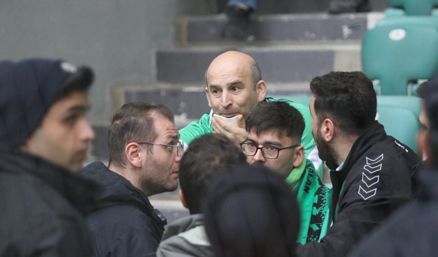 Tribünde korku dolu anlar! Torpil taraftarı yaraladı