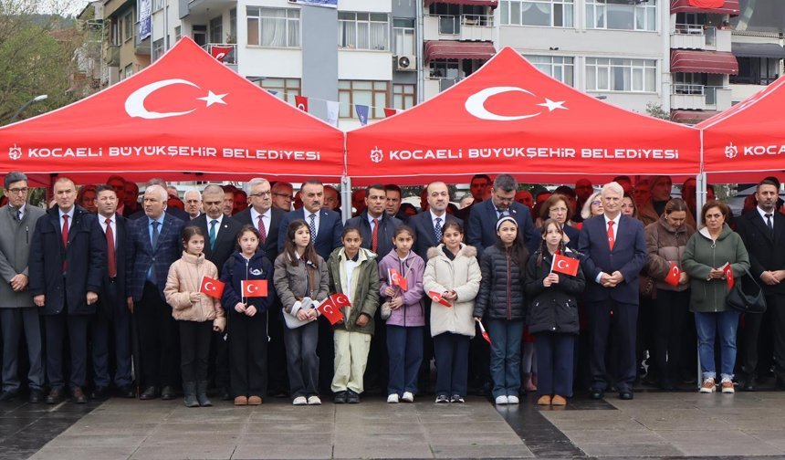 İzmit’te 23 Nisan Coşkusu Kent Meydanı’nda Başladı