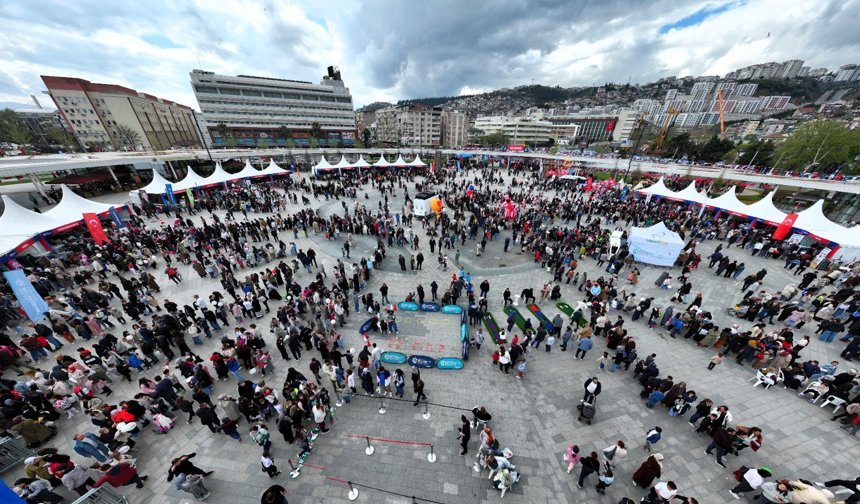 23 Nisan Şenliği’nde İlk Gün Rekoru: Milli İrade Meydanı Doldu Taştı