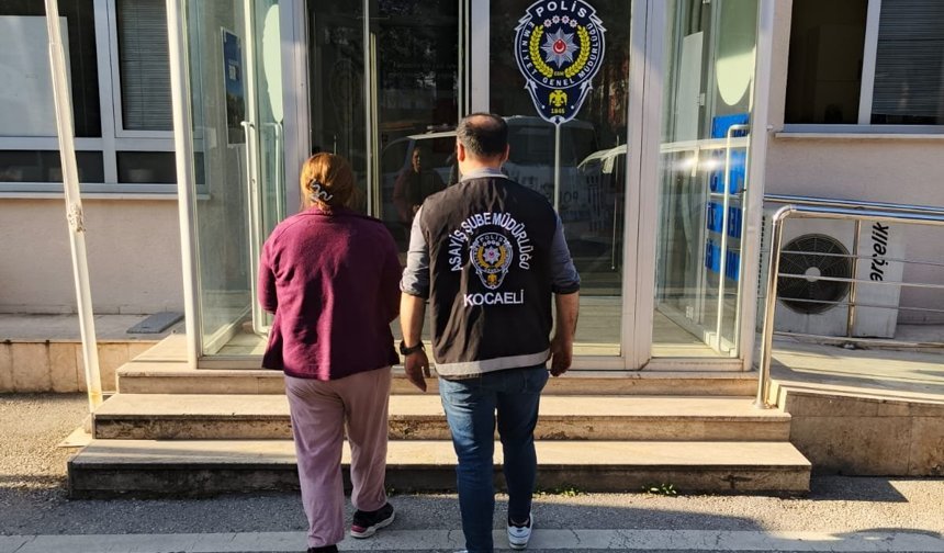 Kocaeli’de gizli bölmede saklanan hükümlü kıskıvrak yakalandı