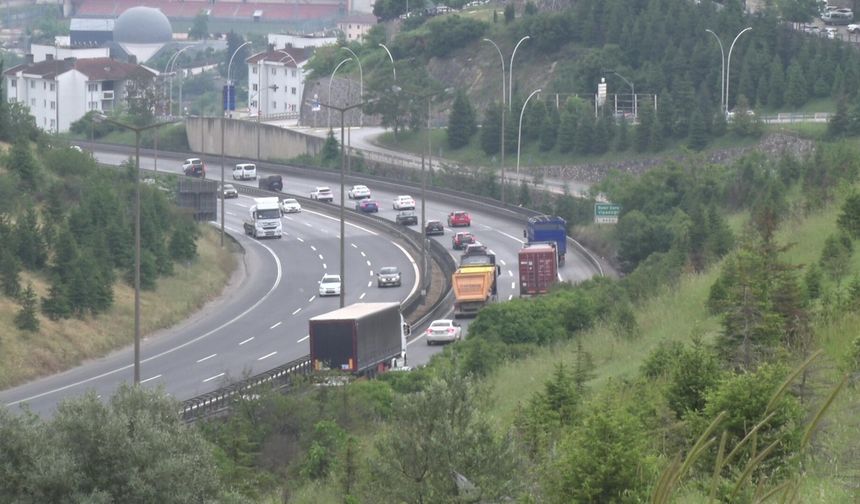 Kocaeli Geçişinde Bayram Trafiği Görüntülendi