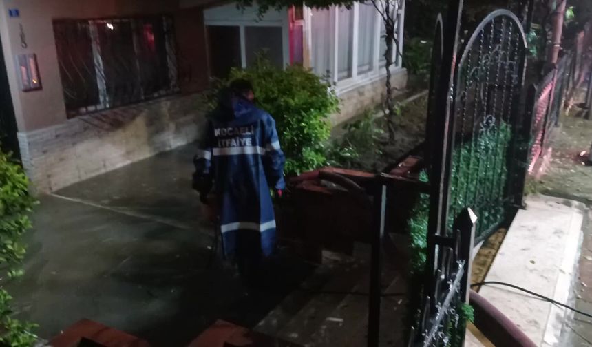 Kocaeli’de Ev ve İş Yerlerini Su Bastı