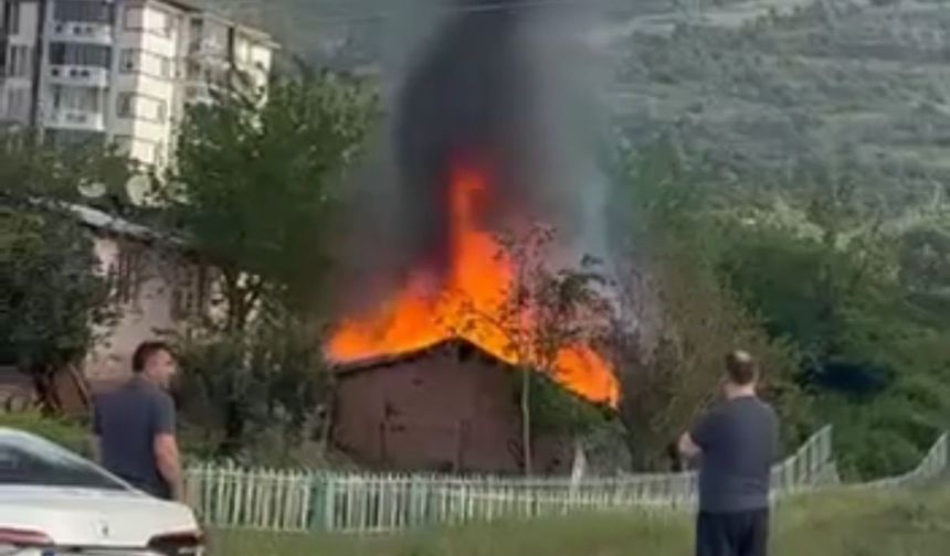 Derince’de Müstakil Evde Yangın