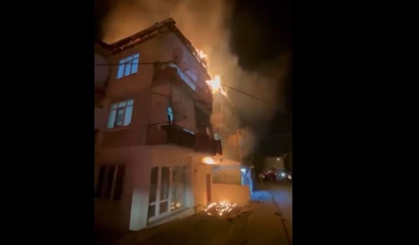 İzmit'in Göbeğinde Daire Alev Aldı!