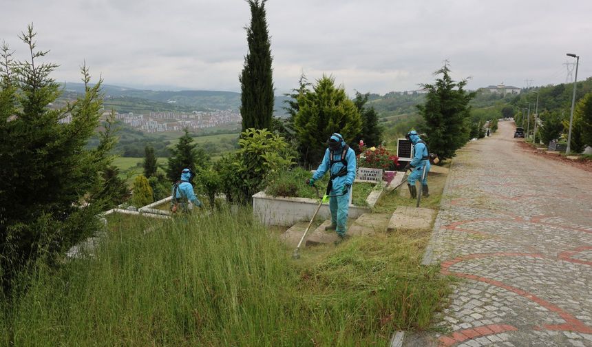 Kocaeli’de Mezarlıklar Bayrama Hazır