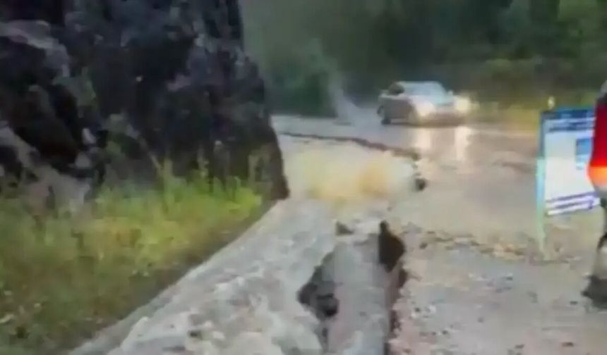 Kocaeli’de yağış sonrası kriz: Yol kullanılamaz hale geldi