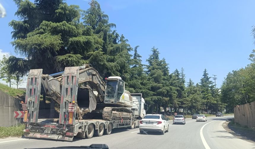Kocaeli'de Tır Akan Trafiği Tehlikeye Soktu