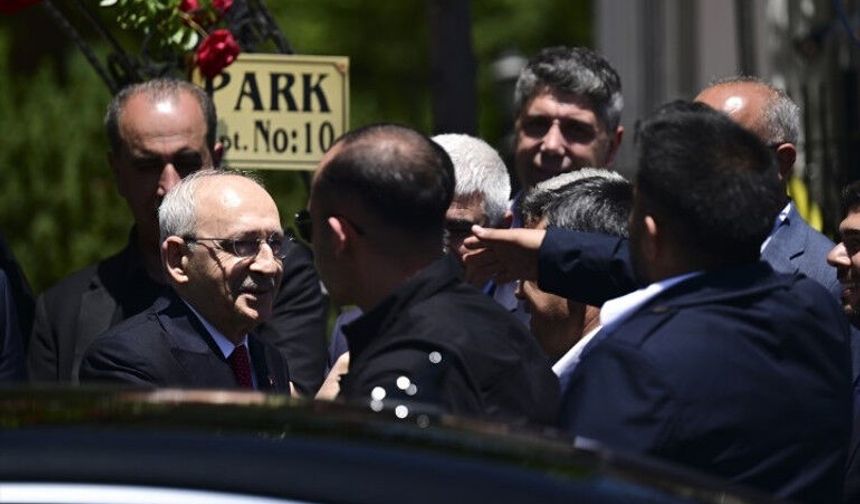 Kılıçdaroğlu 2,5 yıl sonra CHP Genel Merkezi’nde