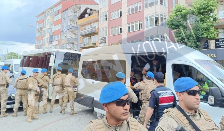 Kocaeli'de Rüşvet Ve Tefecilik Operasyonunda Tanınan İş İnsanları Adliye'ye Getirildi!