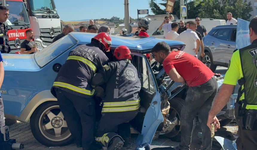 Otoyolu birbirine kattı: Karşı şeride geçip kaza yaptı