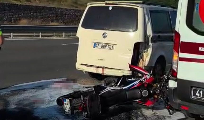 Otoyoldaki Feci Kazada Motosiklet Sürücüsü Hayatını Kaybetti