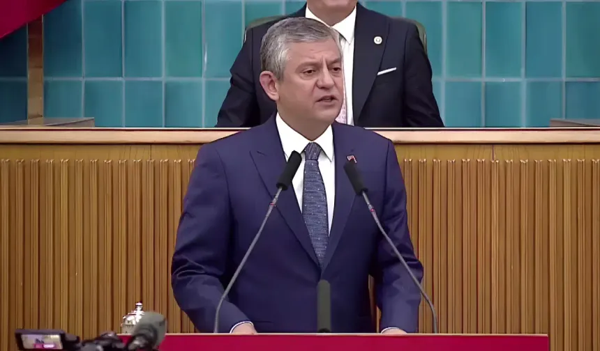 Özgür Özel Kürsüden Haykırdı: CHP’yi Savunmak Demokrasiyi Savunmaktır