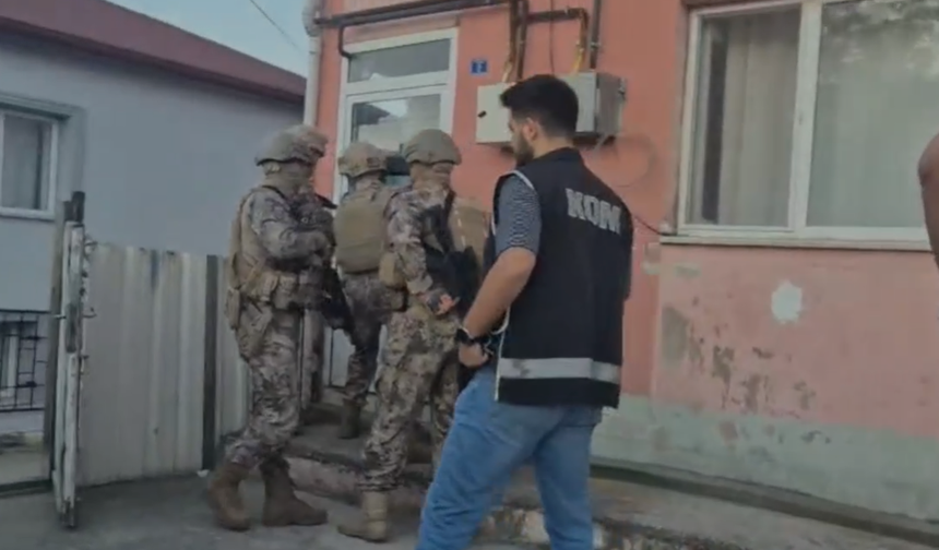 Kocaeli'de Özel Harekat Destekli Operasyon Kamerada