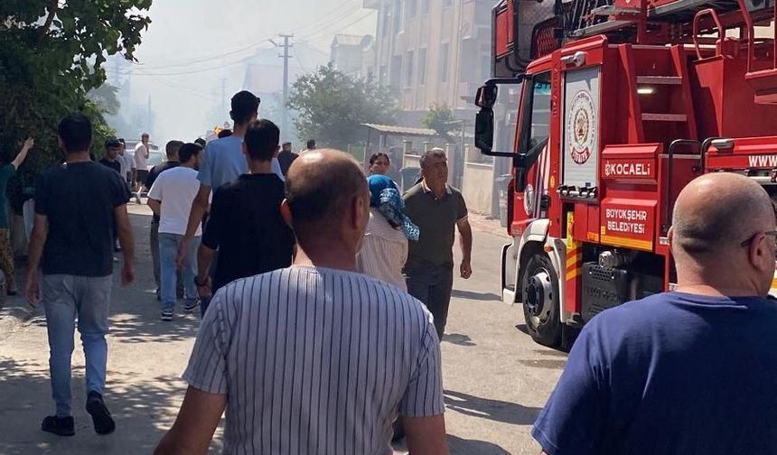 Kocaeli'de Korkunç Yangın! 50 Ev Tahliye Edildi