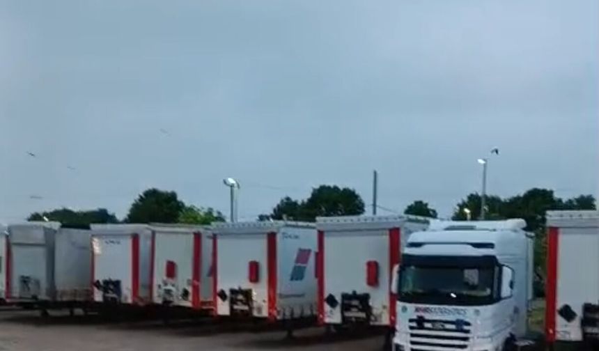 Gölcük sahilinden tır parkı şikayeti