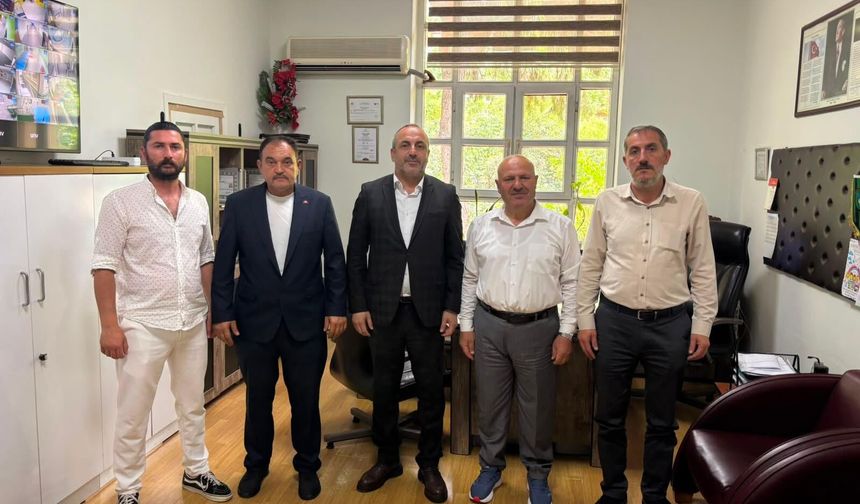 MHP İzmit’e merkez okullarında samimi karşılama