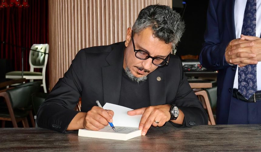 Mevlüt Soysal imza gününde okurlarıyla buluştu
