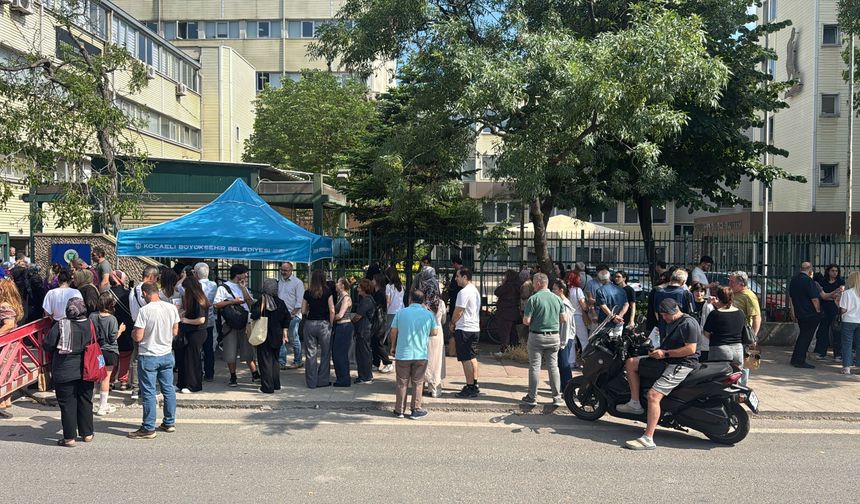 Kocaeli’de YKS heyecanı başladı: binlerce aday sınava girdi!