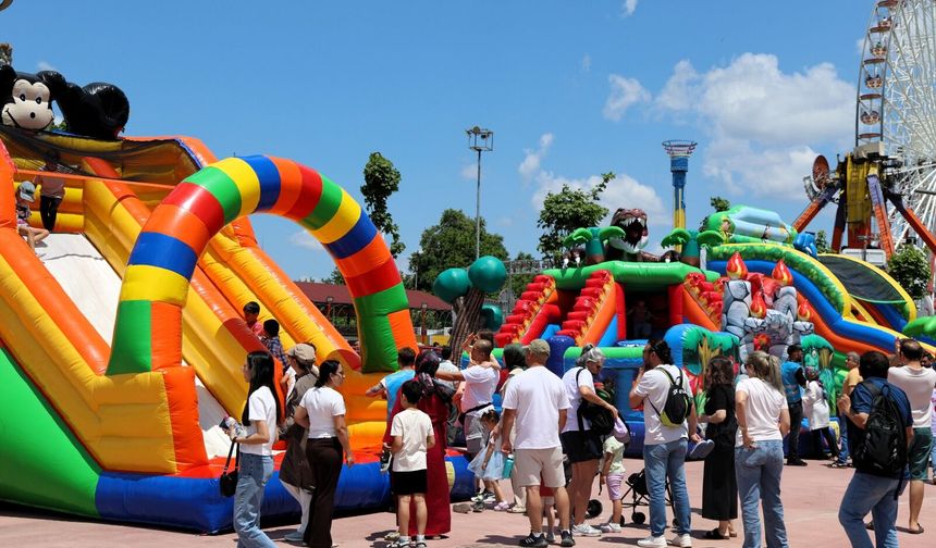 İzmit Millet Bahçesi’nde Karneval Heyecanı
