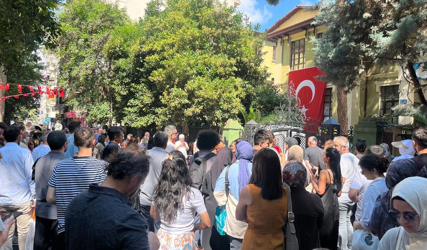 İzmit'te Tatil Zili Çaldı! Tatlı Heyecana Mikrofon Uzattık