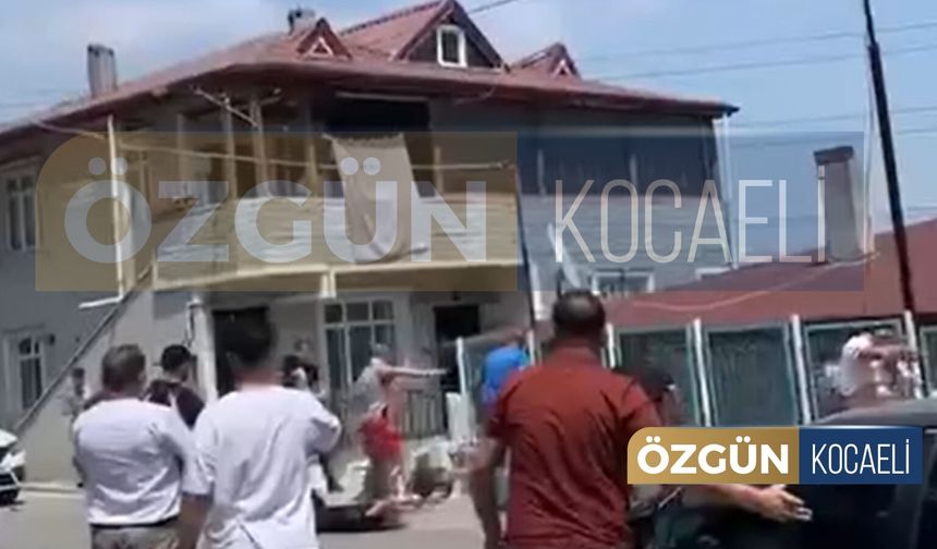 Kocaeli'de Vahşet! 5 Çocuğunun Annesini Sokak Ortasında Bıçakladı