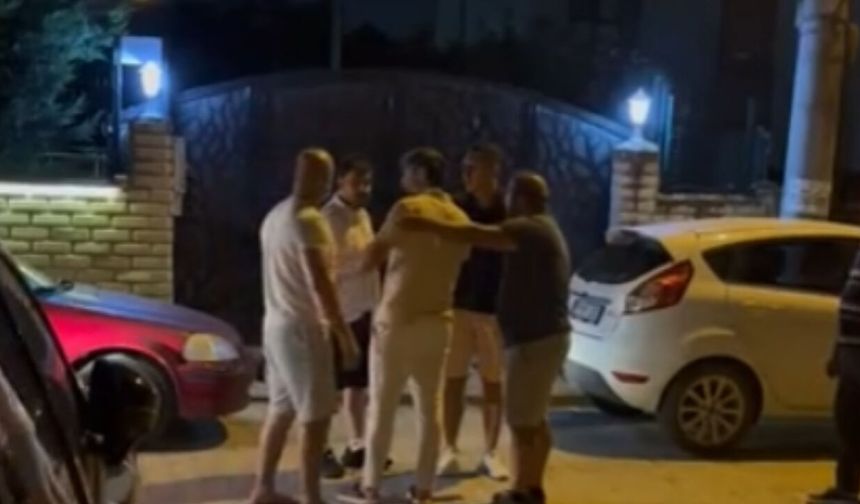 Alikahya'da kaza sonrası kavga: 5 kişinin 1 kişiye saldırdığı anlar kamerada