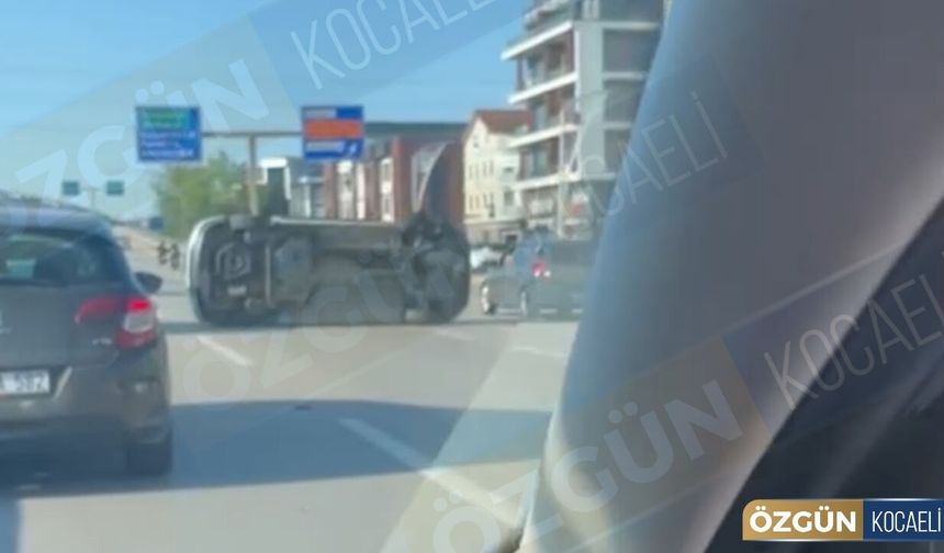 Otogar yolu üzerindeki köprüde araç takla attı