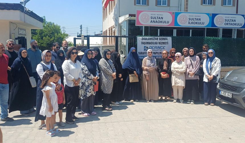 Sultan Okulları'nda 30 Öğretmenin İşine Son Verildi! Veliler Ve Öğretmenler Eylem Yaptı