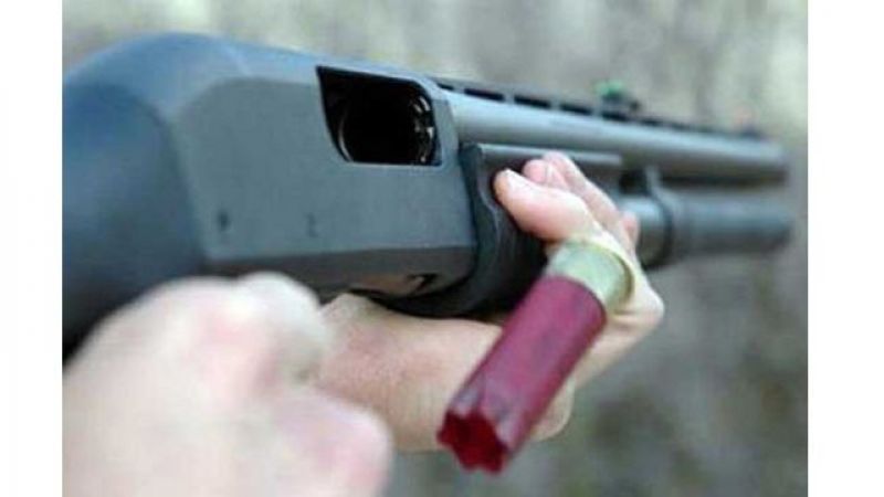 Boşanma aşamasındaki eşini pompalıyla vurdu