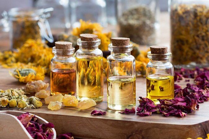 <p>Esansiyel Yağlar; Greyfurt ve rezene yağı ile ödem olan bölgelere yapılan masaj, bu bölgelerdeki ödemin dağıtılmasında etkilidir. Bu yağlar hem anti-inflamatuar hem de doğal diüretiktir. </p>
<p><strong>HABERİN DEVAMI İÇİN SAYFAYI İLERLETİNİZ</strong></p>