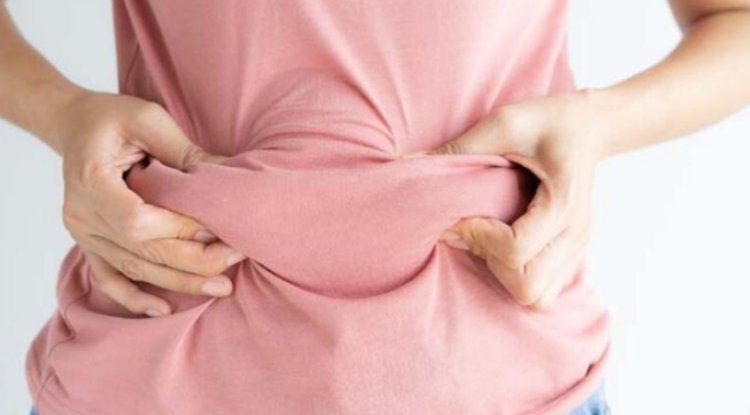 <p>Ödemli Bölgeyi Havaya Kaldırmak; Günde birkaç kez ödemli bölgeyi havaya kaldırmak, o bölgedeki basıncı azaltacak ve rahatlatacaktır. </p>
<p><strong>HABERİN DEVAMI İÇİN SAYFAYI İLERLETİNİZ</strong></p>