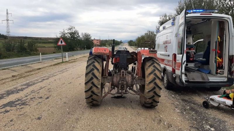 Traktör kaza yaptı, 7 kişi yaralandı