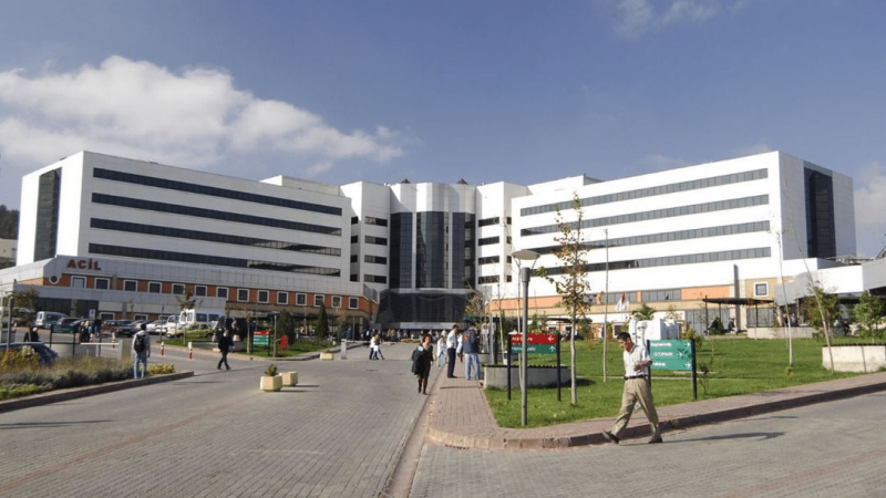 Kocaeli Üniversitesi Hastanesi’nde Şiddet: Doktor ve Sekretere Saldırı