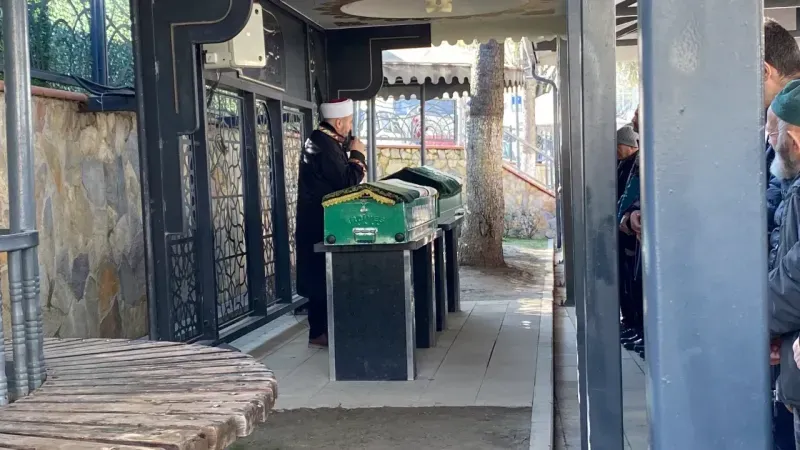 Diliyle kulağını kesmişlerdi! Toprağa verildi