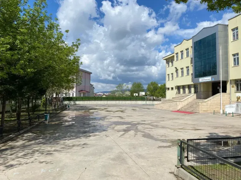 8 Yaşındaki İrem Hayatını Kaybetti