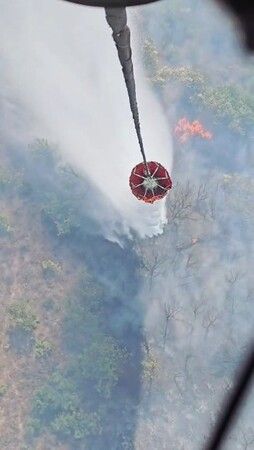 Karamürsel'de 6 uçak 10 Helikopter devrede