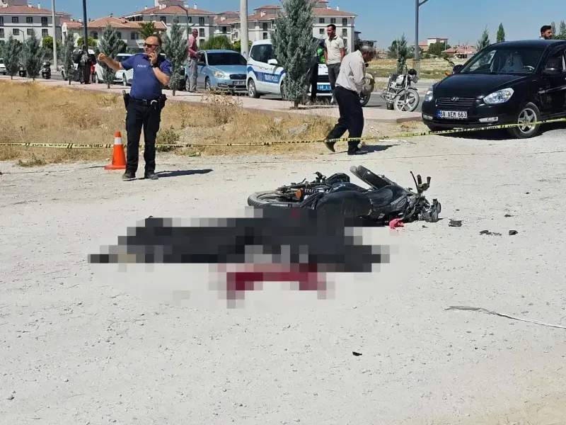 Motosiklet sürücüsünü kağıt gibi ezdi!